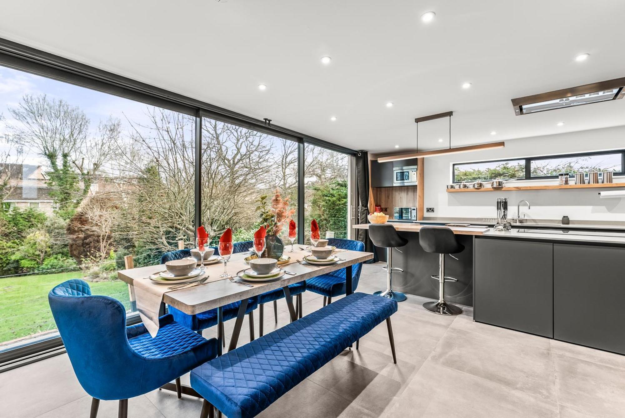 Elegant Retreat In Cheltenham - Garden & Parking Included Exterior foto