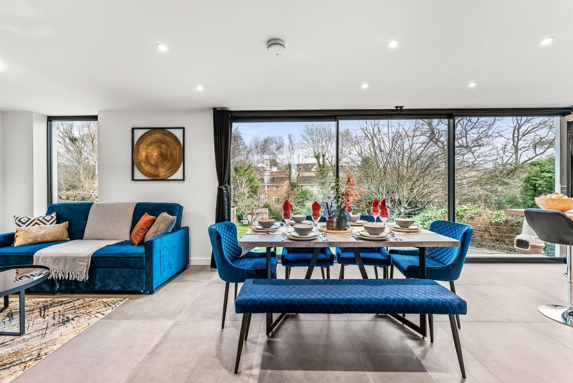 Elegant Retreat In Cheltenham - Garden & Parking Included Exterior foto