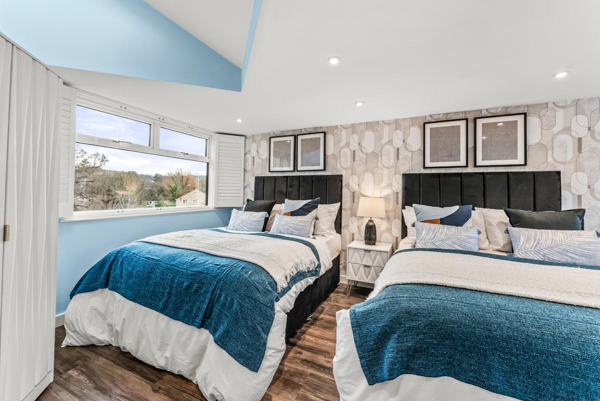 Elegant Retreat In Cheltenham - Garden & Parking Included Exterior foto